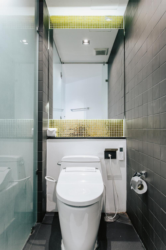 Bathroom 4, Nanee Phra Singh, Muang Chiang Mai