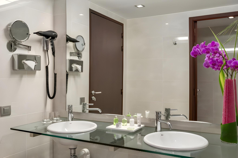 Bathroom 8