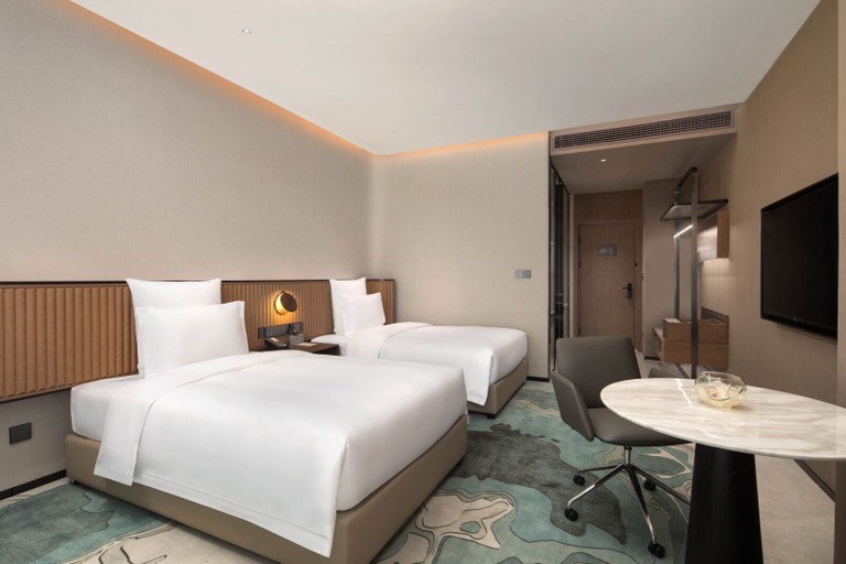 Bedroom 2, Novotel Lianyungang Haizhou, Lianyungang