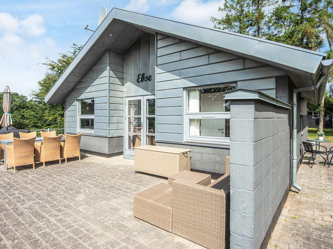 Others 5, 6 Person Holiday Home in Skovgårde Allingåbro, Norddjurs