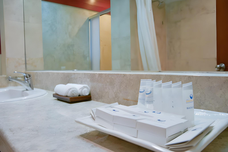 Bathroom 10