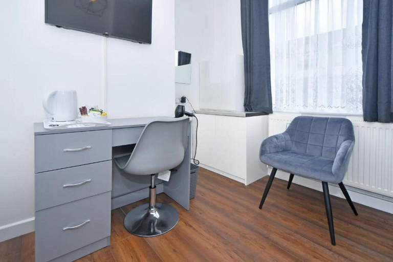 Interior 5, Spacious Home Sleeps 6 With Parking, Stoke-on-Trent