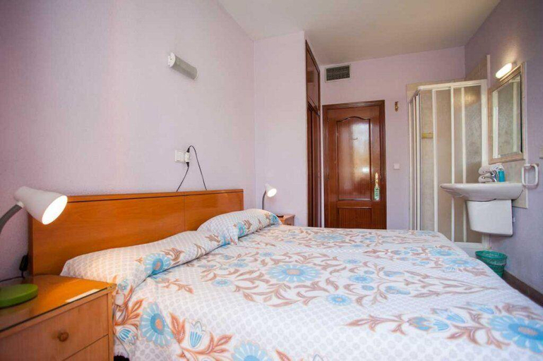 Bedroom 2, Casa de Huespedes La Asturiana, Madrid