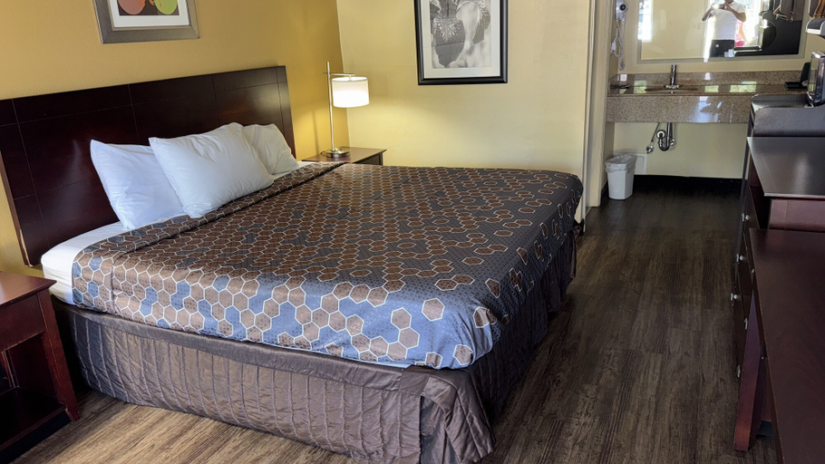 Bedroom 4, Somatel Goodlettsville, Davidson