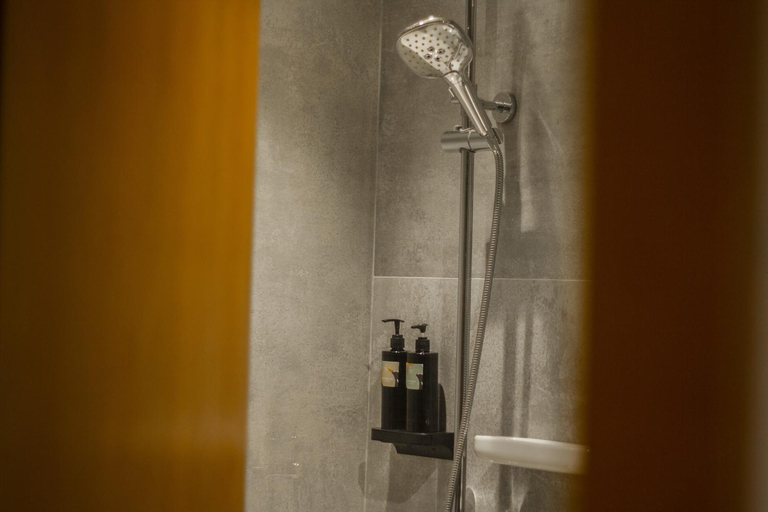 Bathroom 3, Select Bilbao, Vizcaya
