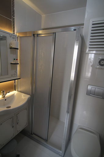 Bathroom 5, Hotel Grand Liza, Fatih