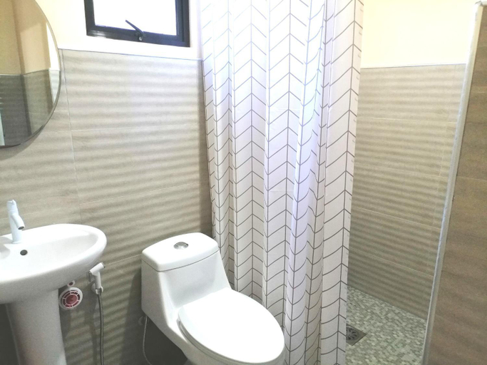 Bathroom 4, Solsken Guest House - Bantayan Island, Santa Fe