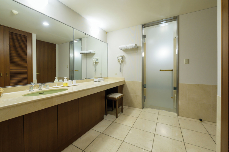 Bathroom 4, Hotel Aomori, Aomori