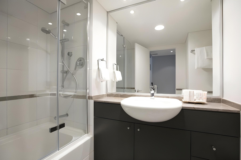 Bathroom 13