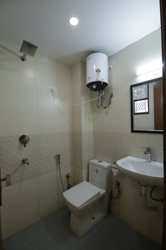 Bathroom, Hotel TMS Grand, Delhi