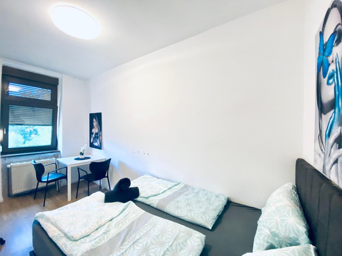 Bedroom 4, Spacious 4BR for 15 & 15 Min to Danube, Wien