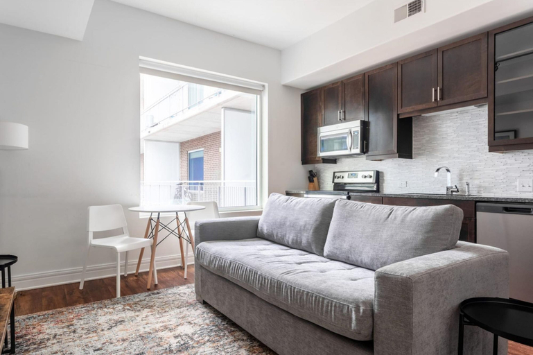Room 3, Austin Grand Studio Apartment, Travis