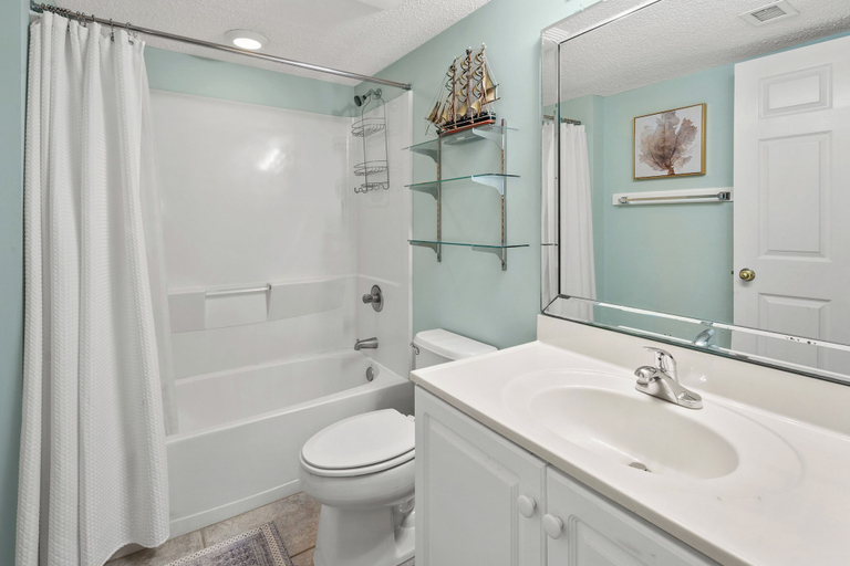 Bathroom 4, Ashworth 1801, Horry