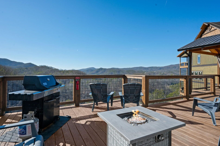 Terrace/patio 5, The Phoenix, Sevier
