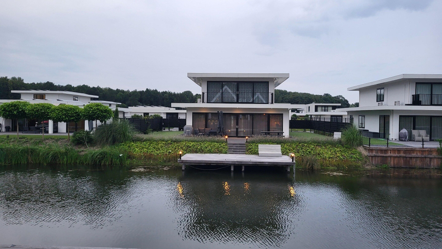 Garden 2, Watervilla in Beautiful Area Near Harderwijk, Zeewolde