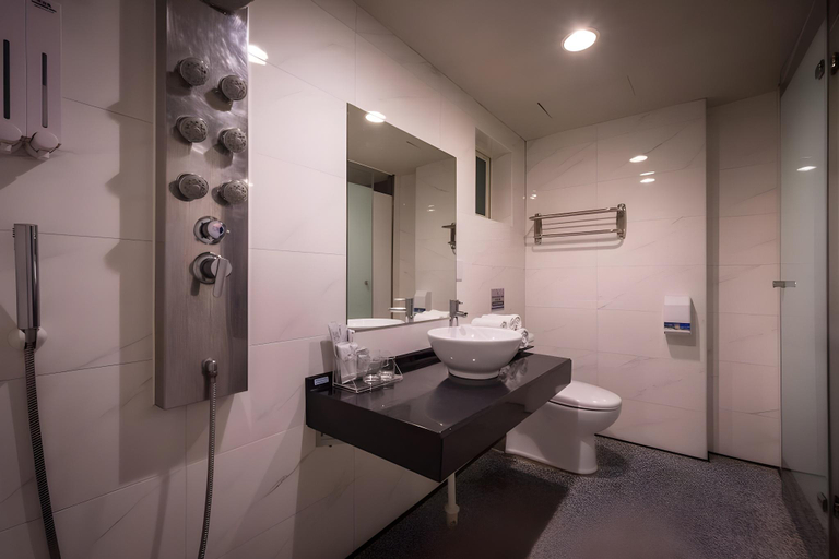 Bathroom 4, Urban One Hotel Taipei Bridge, New Taipei City