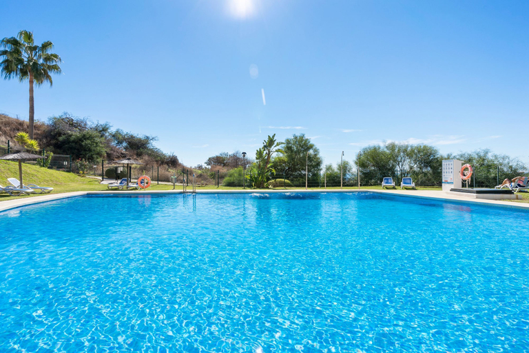 Room 4, Cozy Getaway With Pool in Riviera del Sol - Ref 99, Málaga