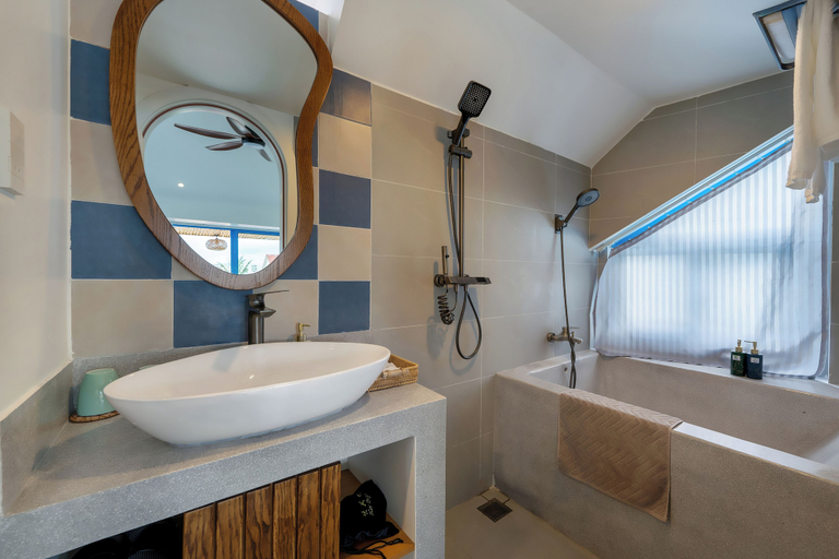 Bathroom 4, The Linh Coastline Villa, Da Nang