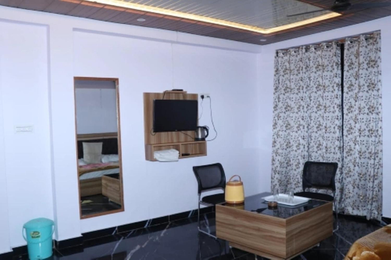 Bedroom 3, Hotel Shri Anand (Berinag,UK), Pithoragarh