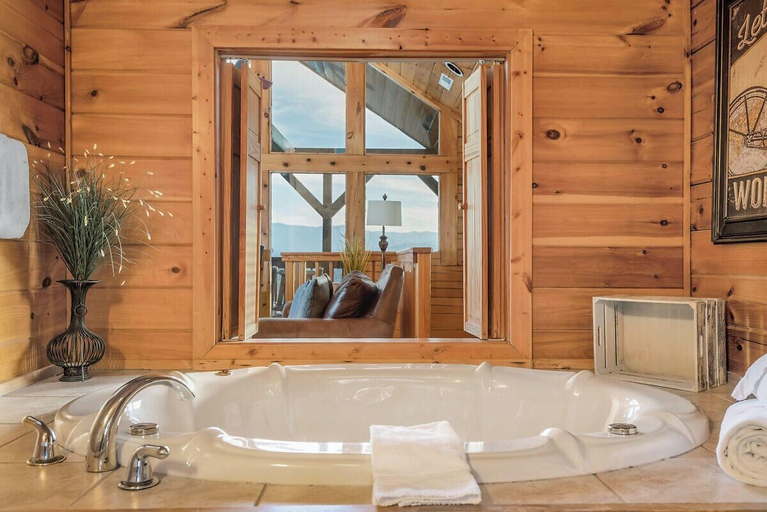 Bathroom 4, Sweet Slice of Heaven, Sevier