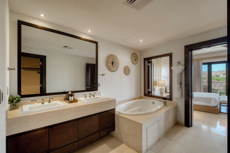Bathroom 4, Puerta Cortés Residences by Lumina, La Paz