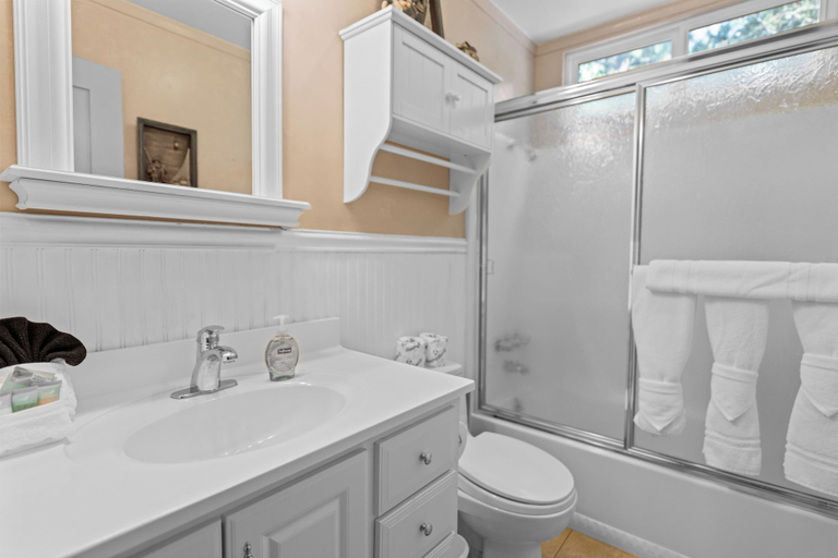 Bathroom, Robins Nest, San Bernardino