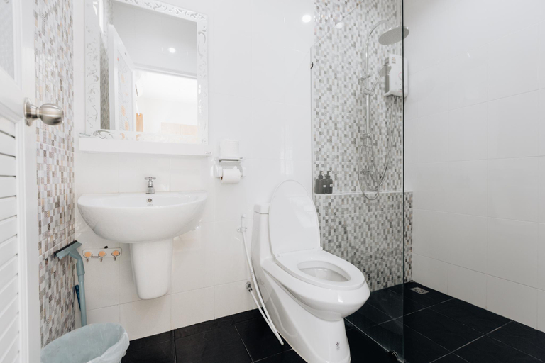 Bathroom 4, Glass House, Mountain View, Near Airport-city, Muang Chiang Rai