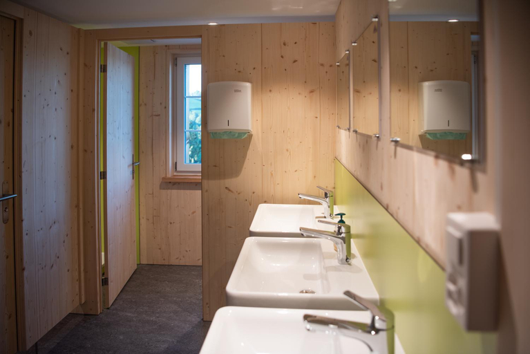 Bathroom, Kase-Restaurant Berghof, Toggenburg