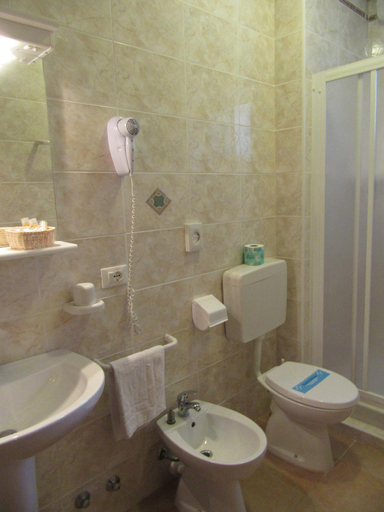 Bathroom 3, Hotel Nuova Graziosa, Udine