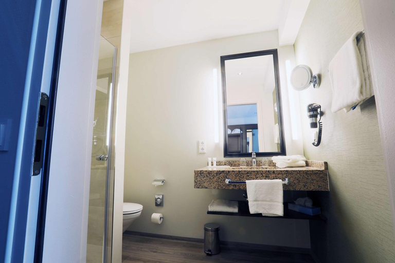Bathroom 5, Court Hotel, Gütersloh