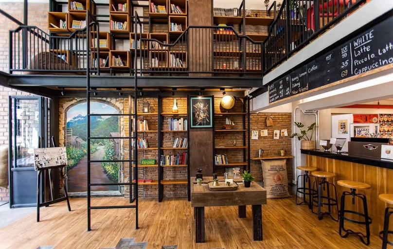 Public Area 2, Hobnob Hostel, Muang Chiang Mai