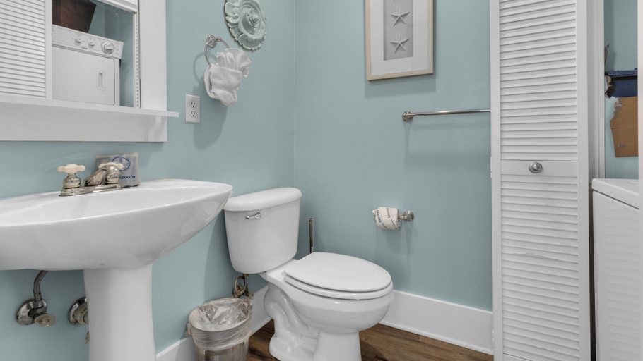 Bathroom 3, Charming Patio Home - Community Pool & Hot Tub, Walton