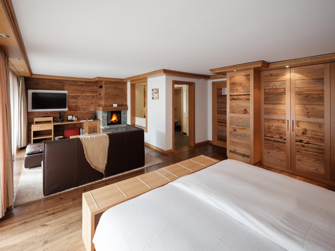 Bedroom, Relais & Chateaux Schonegg, Visp