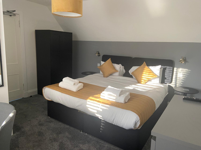 Bedroom 2, The Station Hotel, Highland