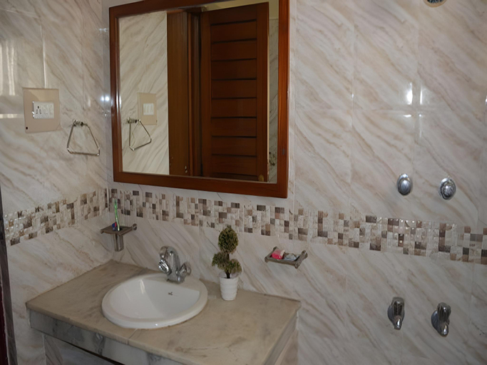 Bathroom 2, The Himalayan Inn, Bangalore