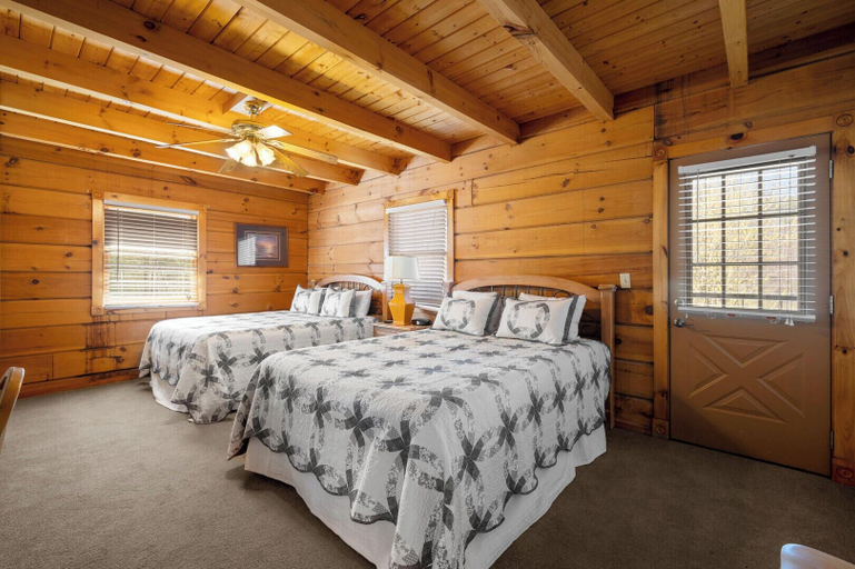 Bedroom 3, Country Pines Lodge, Sevier