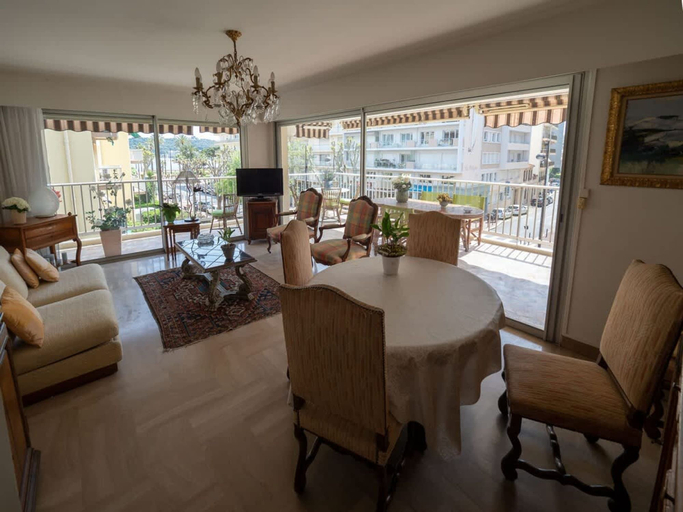 Room 4, Apartment Near the Beaches Right in the Center Comfortable, Alpes-Maritimes