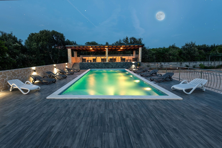 Sport & Beauty 5, Apartments Karen, Marina