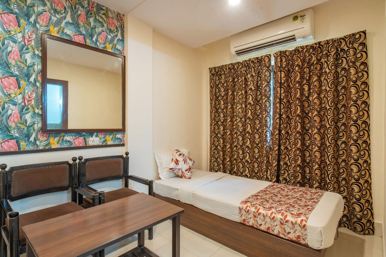 Bedroom 4, Hotel Campal, North Goa