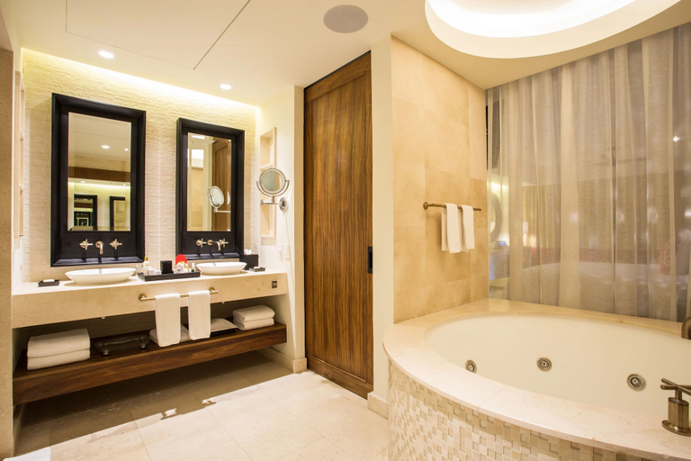Bathroom 5, Secrets Akumal Riviera Maya - Adults Only - All Inclusive, Cozumel