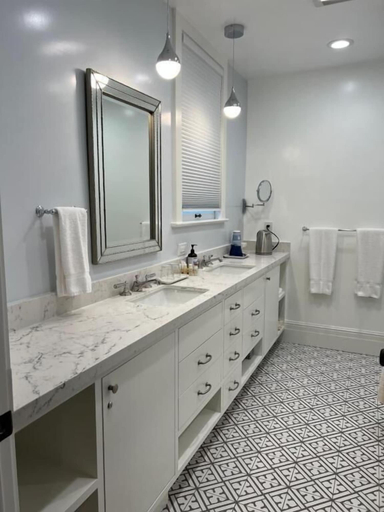 Bathroom 3, Crowper Inn, Santa Clara