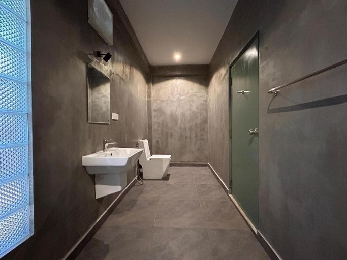 Bathroom 4, Moi Dambulla by DBI, Dambulla