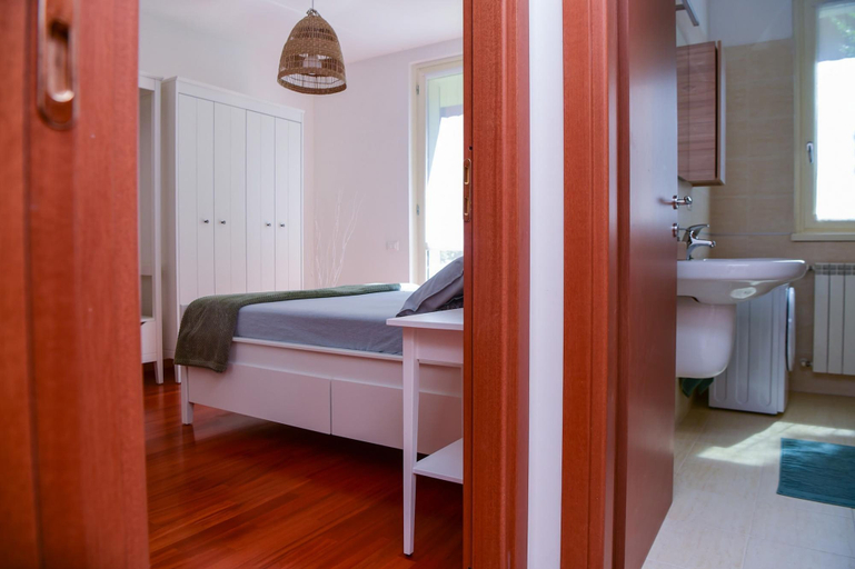 Bedroom 2, Infinity Apartment by Wonderful Italy, Como
