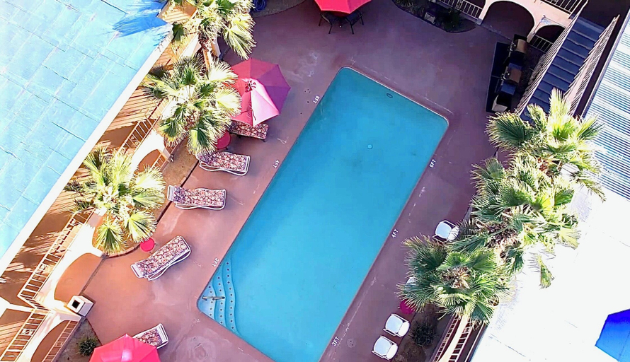 Outdoor pool 4, Hidden Palms Resort Condos, Mohave