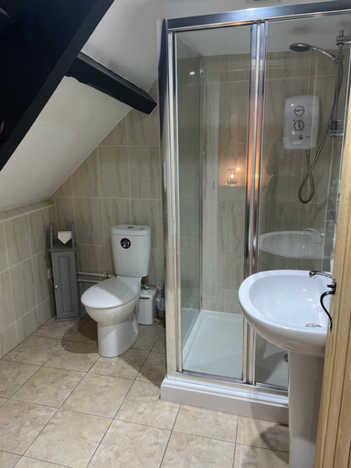 Bathroom 3, The Castle Inn, Monmouthshire