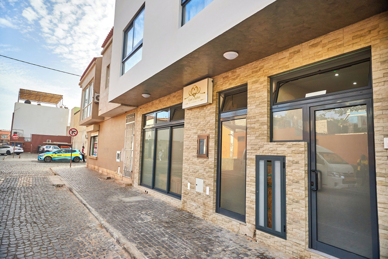 Exterior & Views, Cam's Suites