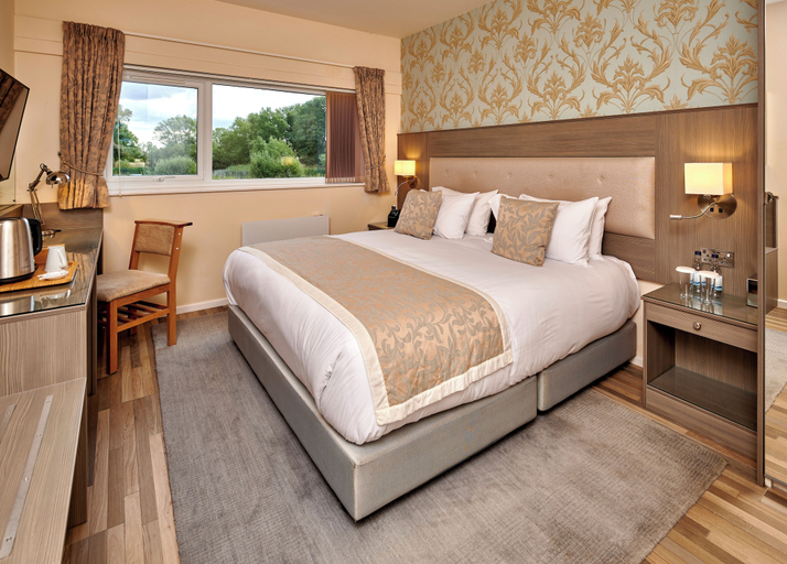 Room 4, Lakehurst Park, Northamptonshire