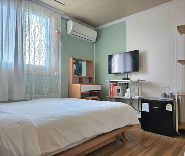 Bedroom 4, LETO HOUSE, Jung