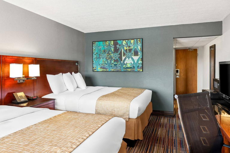 Bedroom 4, Travelodge by Wyndham Bloomington, Monroe