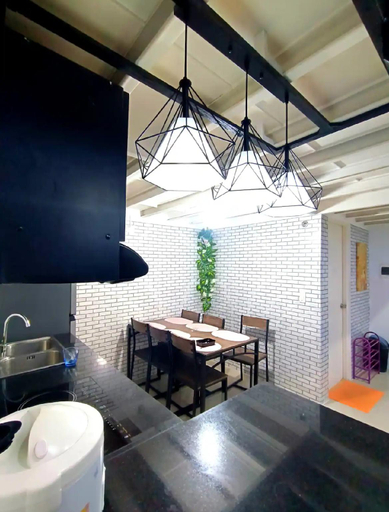 Others 5, Special Big Loft Unit w/Fibreop Internet & Netflix, Cebu City